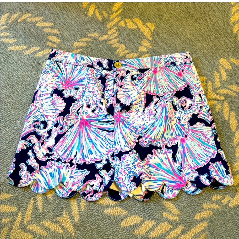 Lilly Pulitzer scalloped skort size 6 seashells 😍🤩